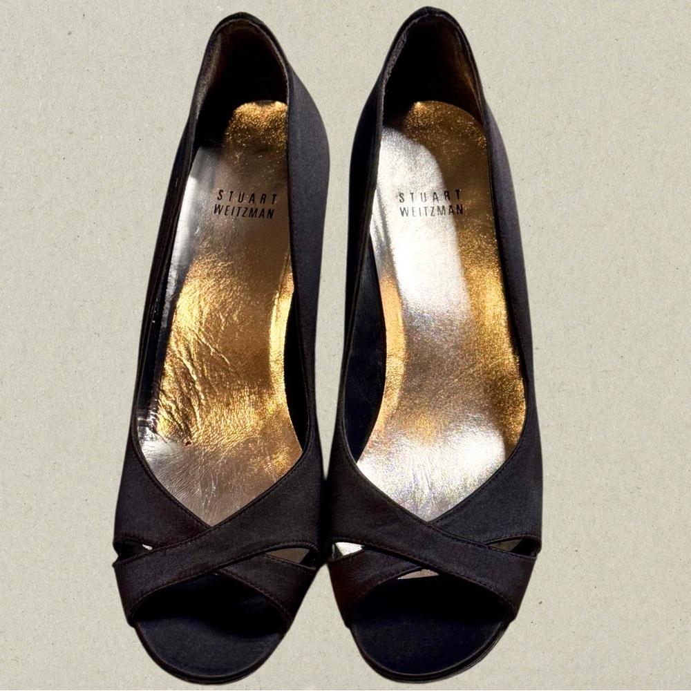 STUART WEITZMAN BLACK SATIN PEEP TOE DRESS PUMP Sz 8 leather sole Made In Spain